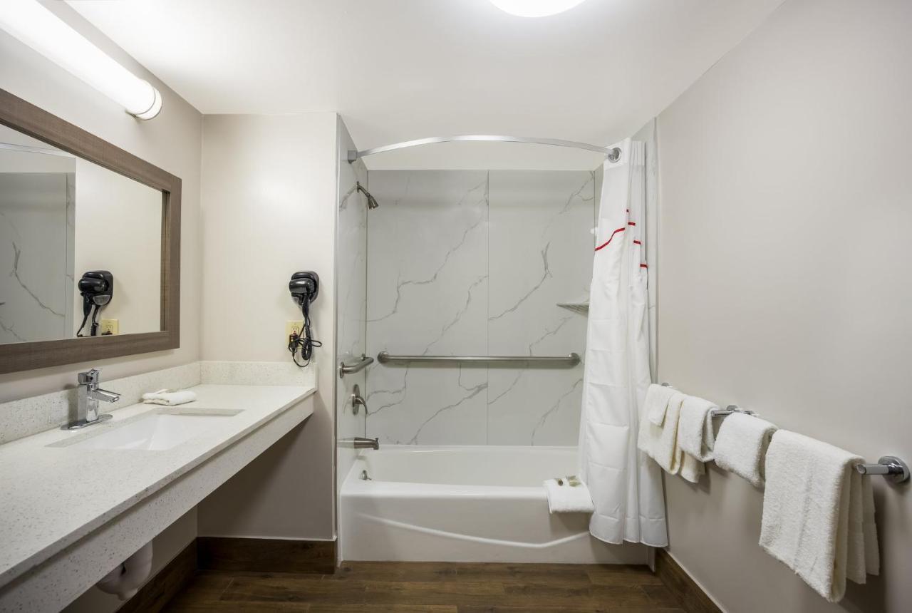 Red Roof Inn & Suites โทมัสวิลล์ ภายนอก รูปภาพ