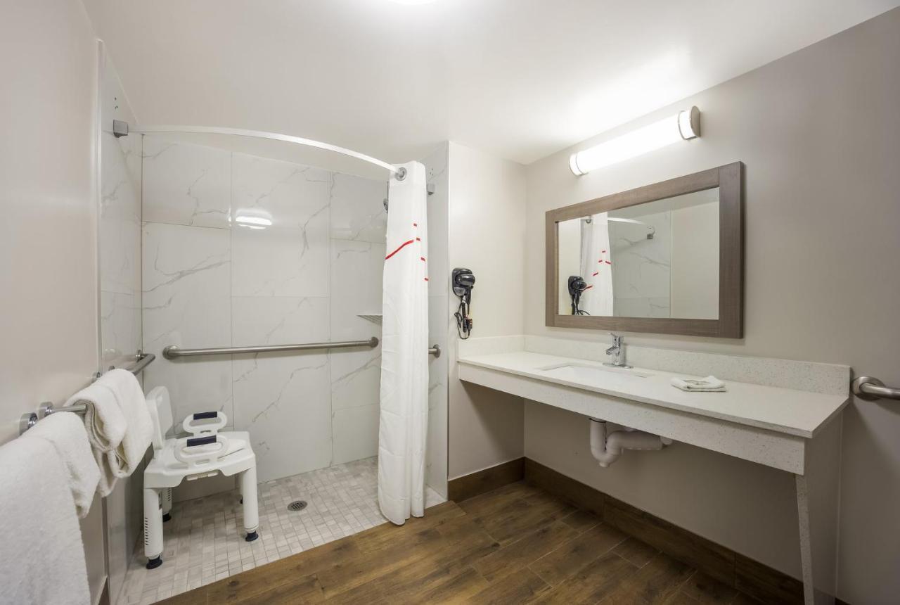 Red Roof Inn & Suites โทมัสวิลล์ ภายนอก รูปภาพ